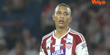 Jordan Barrera: consejos de Viera y aplausos de la hinchada