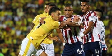 ¿Con quiénes compite Junior por Gonzalo Lencina?