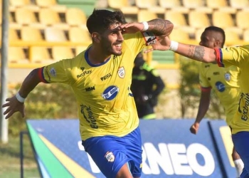 ¿Quién es y cuántos goles lleva el delantero argentino que interesa en Junior?