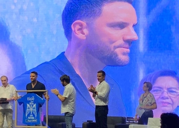 La emoción de Viera en su homenaje y la confirmación de fichajes por Fuad Char
