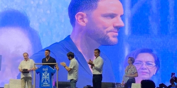 La emoción de Viera en su homenaje y la confirmación de fichajes por Fuad Char