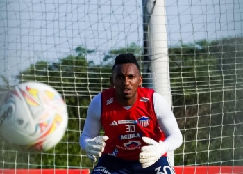 Jefersson Martínez no le escapa a la competencia con Mele: "El Bolillo decidirá"