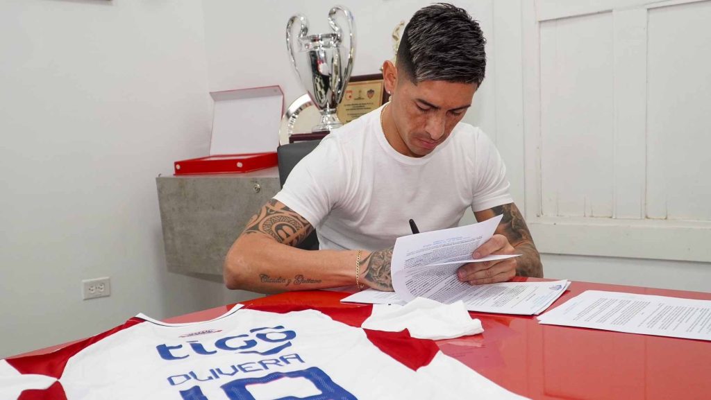 Emanuel Olivera, su paso por Nacional y "Le dije a Vladimir que hablara por mí en Junior"