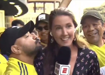 ¡Insólito! Colombiano intentó robarle un beso a periodista española