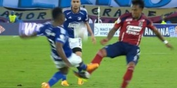 Así quedó el tobillo de David Loaiza, luego de dura entrada de Elvis Perlaza