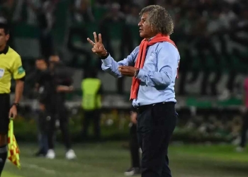 Alberto Gamero y su chapa con Millos visitando a Atlético Nacional