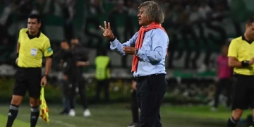 Alberto Gamero y su chapa con Millos visitando a Atlético Nacional