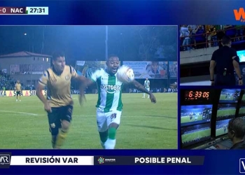 La jugada del penalti para Nacional ante Águilas Doradas