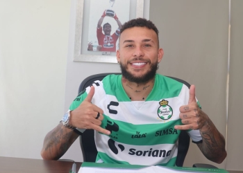 De verde y blanco: el nuevo equipo de Duván Vergara