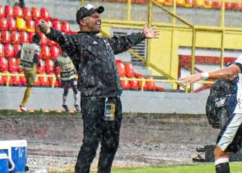 El equipo de la A que dirigiría Jersson González
