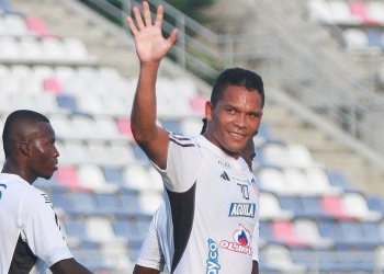 Carlos Bacca: "Nunca tuve un problema" y "El profe Bolillo se está jugando el puesto"