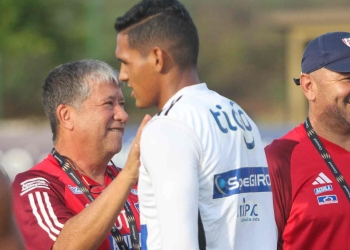¡El camerino de Junior está roto! Tres cosas del Bolillo que molestan en el plantel