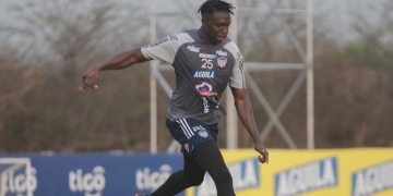 Junior y los tres jugadores que tienen su continuidad en veremos