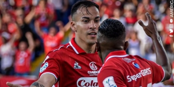 América aguantó con 10 jugadores y es debut con victoria para Lucas González