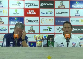 Y a pesar de todo... Carlos Bacca le muestra su apoyo al Bolillo Gómez