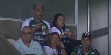 Y Teo Gutiérrez, siguiendo todo en el estadio…
