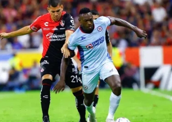 Sí, Díber Cambindo está “súper bien” y así ya se le ve en Cruz Azul