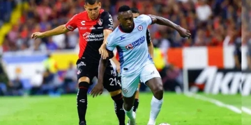 Sí, Díber Cambindo está “súper bien” y así ya se le ve en Cruz Azul