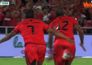 ¡Qué manera de debutar como goleador, Jáder Quiñones!