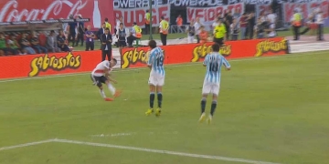 El GOLAZO inolvidable de Juanfer a Racing. ¡Se superó a sí mismo!