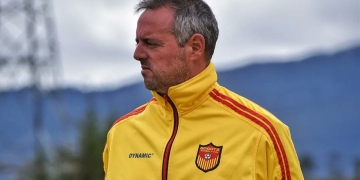 ¡No duró nada! Pedro Felicio Santos dejó su puesto como DT de Bogotá FC