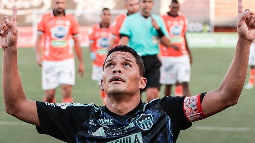 Carlos Bacca, el nuevo miembro del club de los 300: Así se distribuyen los goles de su carrera