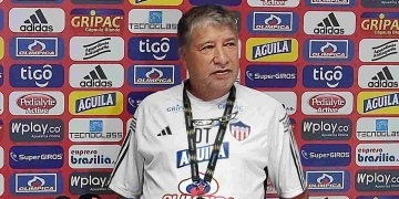 Junior: Bolillo Gómez y otra rueda de prensa llena de frases polémicas