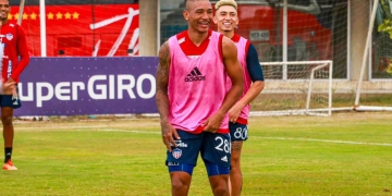 "En Junior estamos buscando jugadores casados, a los solteros les cuesta..."