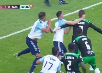 ¿Y esto no era penalti para Atlético Nacional y expulsión a Daniel Giraldo?