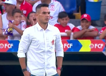Respuestas de Lucas González al “que no invente” de Tulio y al “fuera Lucas” de la hinchada