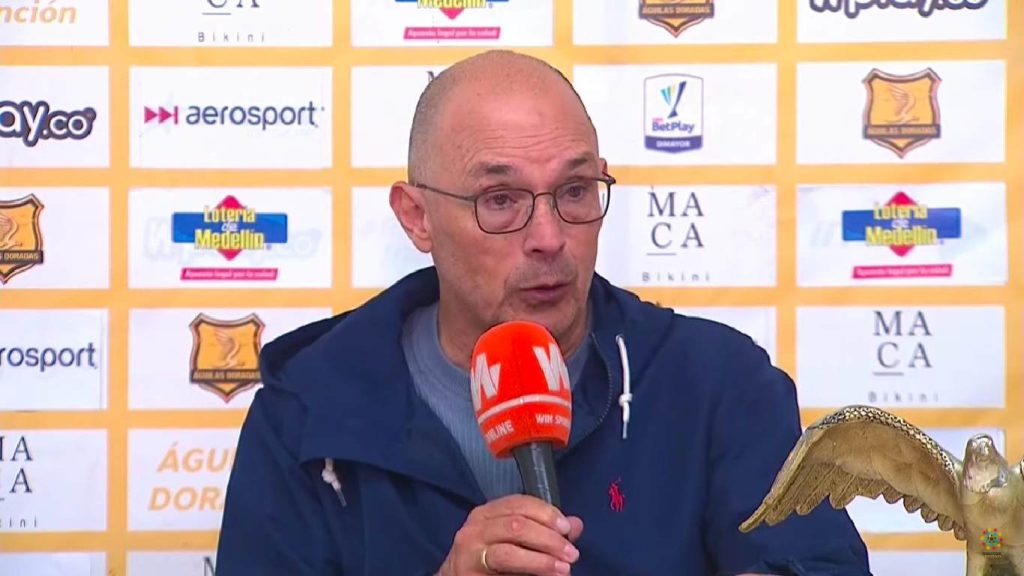 Alfredo Arias: "Salimos perdiendo con las expulsiones" y "No necesito más delanteros"