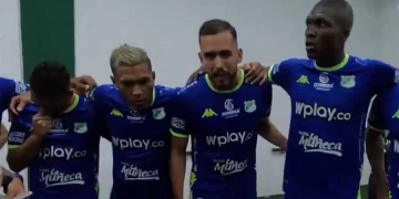 Luis Haquín y su voz de mando en el grupo de Deportivo Cali