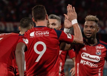 Las opciones para ver DIM vs. Alianza Petrolera (narrador y comentaristas)
