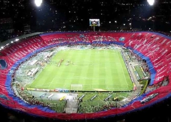 El día que la hinchada del DIM presentó “la bandera más Grande del Mundo”