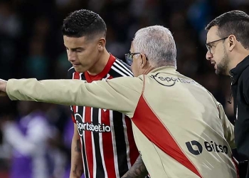 La defensa del DT de Sao Paulo a James. ¿Dos toques al balón en el penalti?