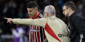 La defensa del DT de Sao Paulo a James. ¿Dos toques al balón en el penalti?