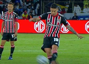 ¡El debut de James en la Conmebol Sudamericana!