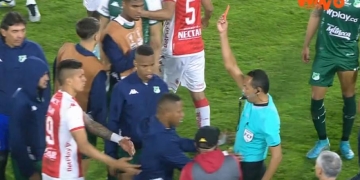 ¿Cuántas tarjetas rojas tiene Jhon Vásquez en Deportivo Cali?