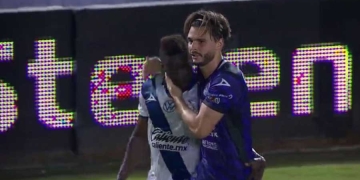 El abrazo de dos canteranos de Deportivo Cali en la Liga MX