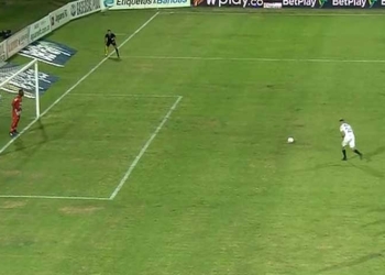 Video: el penalti errado por Leo Castro ante Jaguares