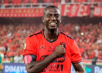¡Llegó el segundo aire de Adrián Ramos! Es el goleador de América con casi 38 años