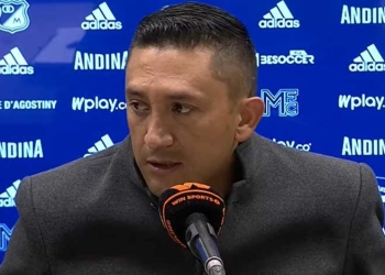 “No hay un arbitraje serio” y “sin son 7 (minutos de adición), son 7, no 10 o hasta que hagan el gol”