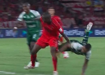 La duda en la defensa del Cali que se pagó caro en el clásico
