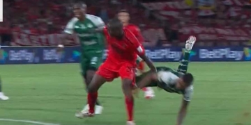 La duda en la defensa del Cali que se pagó caro en el clásico