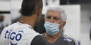 Julio Comesaña se mantiene: "Nelson Deossa sin la pelota no existe"