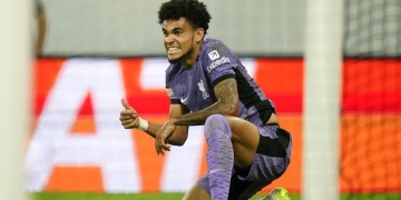 Lucho Díaz pone a celebrar al Liverpool en la Europa League