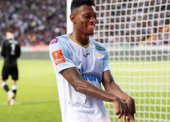 De cabeza y dándole la espalda el arco: ¡El nuevo gol de Mateo Cassierra!