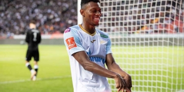 De cabeza y dándole la espalda el arco: ¡El nuevo gol de Mateo Cassierra!