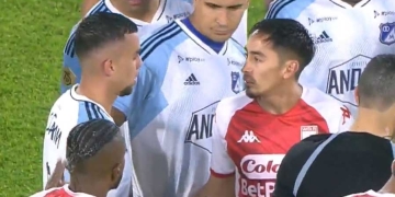 ¡También expulsado Daniel Giraldo! Millonarios, con 9 en el clásico desde los 47