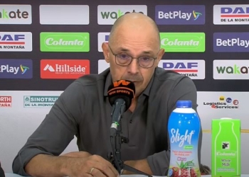 Alfredo Arias: «Fue un mal primer tiempo» y el «aliento de la hinchada me emocionó»